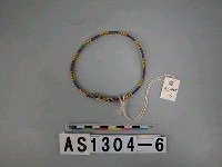 藏品(籐編綴珠腿飾)的圖片